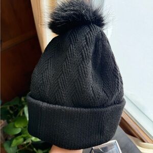 Lululemon Lined Knit Beanie with Pom Pom